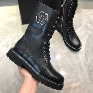 秋冬もちろん主役級 フィリッププレイン 大人かわいい秋冬コーデを楽しみ PHILIPP PLEIN 2020秋のファッショントレンドはこれ レザーブーツ