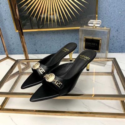 VERSACE ヴェルサーチ サンダル/ミュール オンライン限定商品 AT