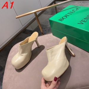 BOTTEGA VENETA ボッテガヴェネタ サンダル/ミュール 完売必須☆お早めに ACBB