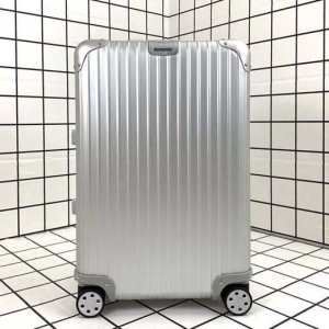 Rimowa スーツケース 2020年春夏シーズンの人気 着回し力も抜群です リモワ 人気夏ファションおすすめ
