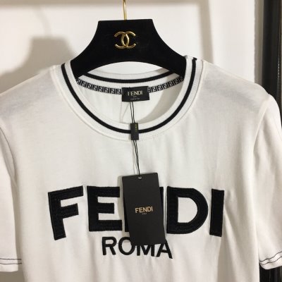FENDI フェンデイ 半袖Tシャツ 完売品!