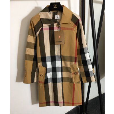BURBERRY バーバリー トレンチコート ふわふわ生地は肌触りのよい