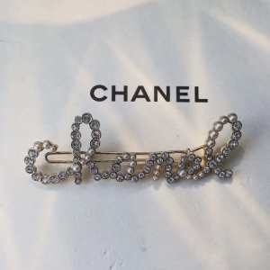 スタイルアップ ヘアアクセサリー シンプルなファッション シャネル CHANEL 2020モデル