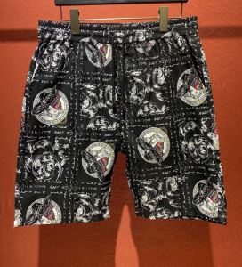 限定アイテムが登場 ショートパンツ 通勤通学どちらでも使え ヴェルサーチ VERSACE