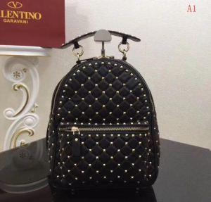 ヴァレンティノ VALENTINO バックパック 注目美品 多色可選 稀少入手困難