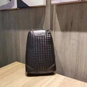 大人っぽく知的な ボッテガ ヴェネタ BOTTEGA VENETA 今季大人気新作登場 ウエストポーチ 希少価値大