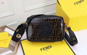 シーズン ショルダーバッグ ファッションの最先端 4色可選 FENDI フェンディ 上品でファッション