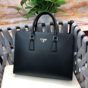 春夏大人カジュアル プラダ PRADA ビジネスバッグ 【2020春夏】最新コレクション
