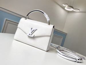 ルイ ヴィトン LOUIS VUITTON 今なお素敵なアイテムだ
