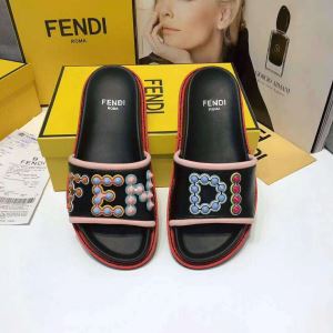 追跡あり☆入手困難 フェンディ FENDI 2020春夏新作 サンダル