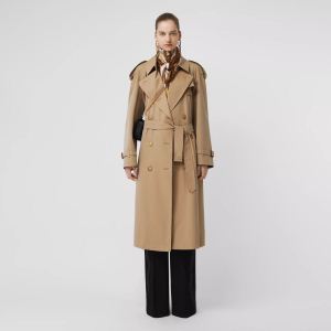 2020年は断然オススメ バーバリー今季掲げているブランド BURBERRY ロングコートセールで格安