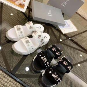 《2020年》今、注目のストリート 魅力的なカラー使い ディオール DIOR サンダル 2色可選
