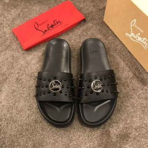 2020春夏トレンドアイテム Christian Louboutinファッションにトレンド クリスチャンルブタン サンダル