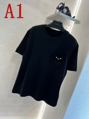2025新作VALENTINO ヴァレンティノアーバンコアTシャツ