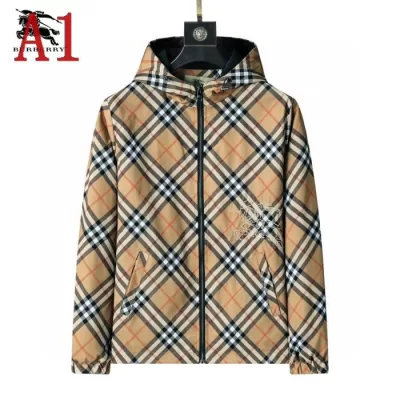2025春先BURBERRY バーバリーパーカーアウトドア対応季節の色を揃えました