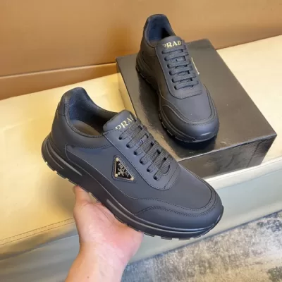 PHILIPP PLEIN スニーカーシニア女性向け◎軽量&柔らかさで歩きやすく