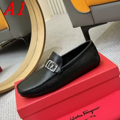FERRAGAMO スニーカービジネスカジュアルに合う◎スリムデザイン