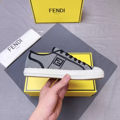 FENDI スニーカージム初心者向け!足に優しいフィット感