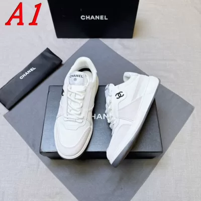 CHANEL スニーカースポーツ観戦に◎チームカラーで応援コーデ