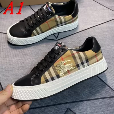BURBERRY スニーカー夏の海辺に！サンダル感覚で履けるスリッポン