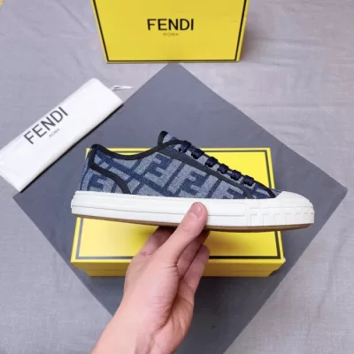 FENDI スニーカー室内トレーニングに最適!静音設計のスポーツモデル