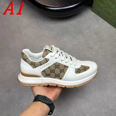GUCCI スニーカークリスマス限定★ゴールドアクセントで華やかに