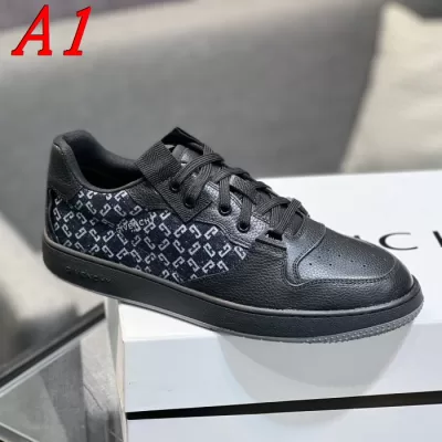 GIVENCHY スニーカー冬のママさん必携！雪道対応グリップ底