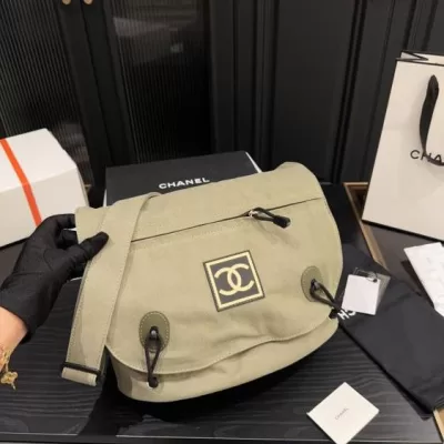 2025 特別な日向け ショルダーバッグ/ショルダーバッグ CHANEL  シャネル   34CM