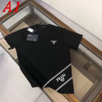 PRADAプラダ 2025新作   ラウンドネック 半袖Tシャツ   アンニュイ