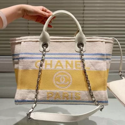 2025 未使用 ショルダーバッグ/ハンドバッグ CHANEL  シャネル   37CM/32CM
