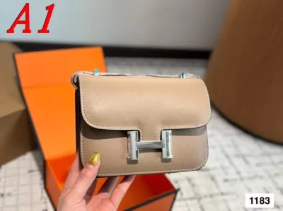 2025 夏向け ショルダーバッグ/ショルダーバッグ HERMES  エルメス   19CM