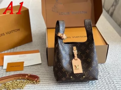 2025 機能的な ショルダーバッグ/ハンドバッグ LOUIS VUITTON ルイヴィトン 18CM