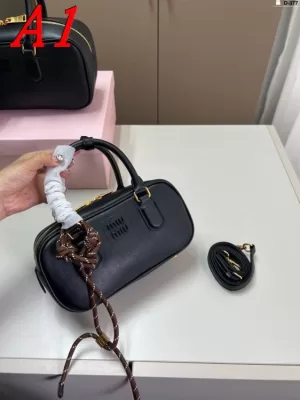 2025 しなやか ショルダーバッグ/ハンドバッグ MCM エムシーエム 23CM/28CM