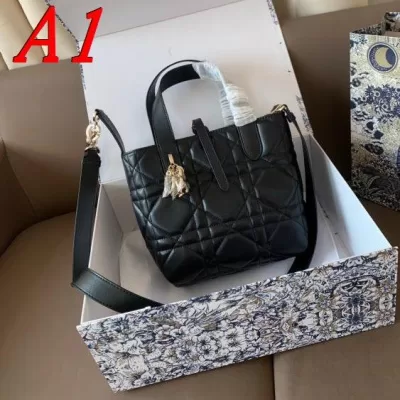 2025 ウェディング向け ショルダーバッグ/ハンドバッグ DIOR ディオール 19CM