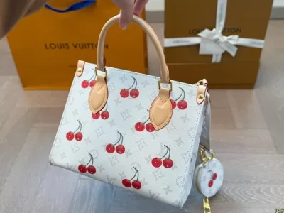 2025 シャープ ショルダーバッグ/ハンドバッグ LOUIS VUITTON  ルイヴィトン   25CM