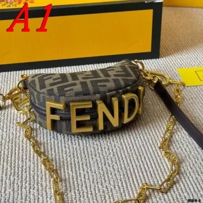 2025 クラシック ショルダーバッグ/ハンドバッグ FENDI フェンデイ 18CM