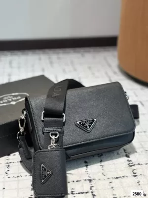 2025 コレクターズアイテム ショルダーバッグ/ショルダーバッグ PRADA  プラダ   22CM