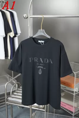 PRADAプラダ 2025新作   ラウンドネック 半袖Tシャツ   コレクション