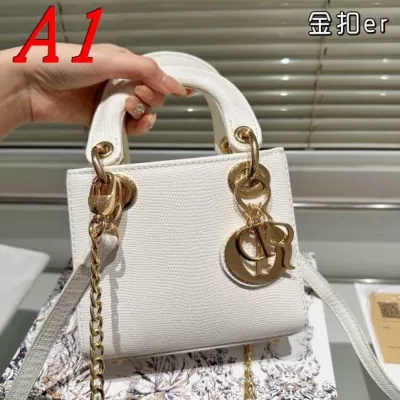 2025 完成度が高い ショルダーバッグ/ハンドバッグ DIOR ディオール 18CM