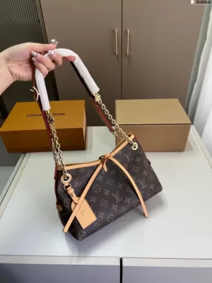 2025 センシュアル ショルダーバッグ/ショルダーバッグ LOUIS VUITTON  ルイヴィトン   26CM