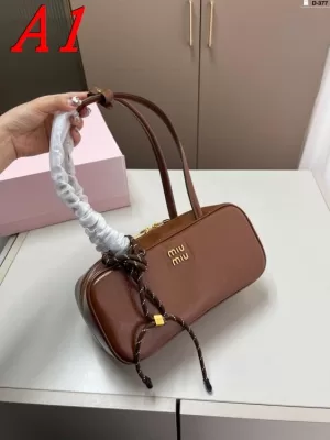 2025 なめらか ハンドバッグ MCM エムシーエム 28CM