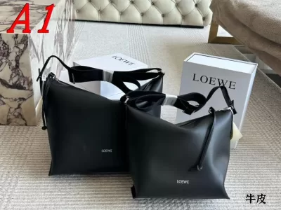2025 特別な日向け ショルダーバッグ/ハンドバッグ LOEWE  ロエベ   35CM