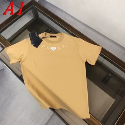 PRADAプラダ 2025新作   ラウンドネック 半袖Tシャツ   スマート