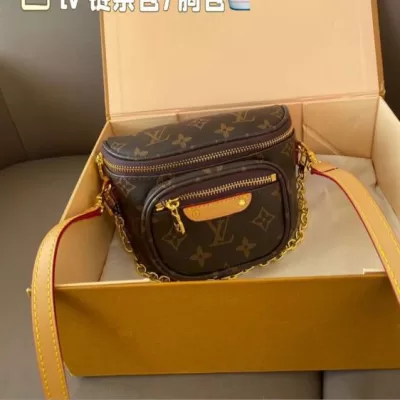 2025 丁寧に作られた チェストパック LOUIS VUITTON ルイヴィトン 18CM