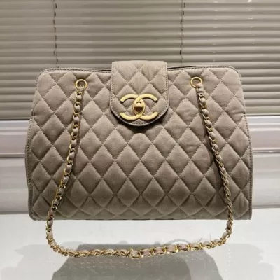 2025 コンパクト ショルダーバッグ/ショルダーバッグ CHANEL  シャネル   35CM