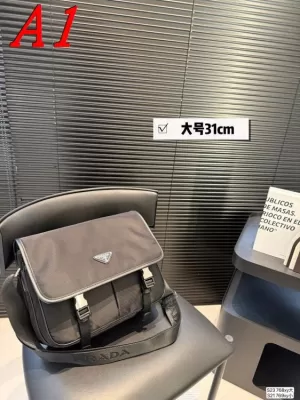 2025 スタイリッシュ ショルダーバッグ/ショルダーバッグ PRADA  プラダ   31CM/27CM