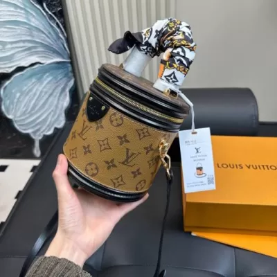 2025 シャープ ショルダーバッグ/ハンドバッグ LOUIS VUITTON ルイヴィトン 15CM