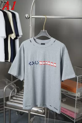 2025新作 BALENCIAGAバレンシアガ ラウンドネック 半袖Tシャツ ノスタルジック