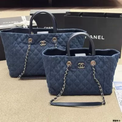 2025 機能的な ショルダーバッグ/ハンドバッグ CHANEL  シャネル   37CM/32CM