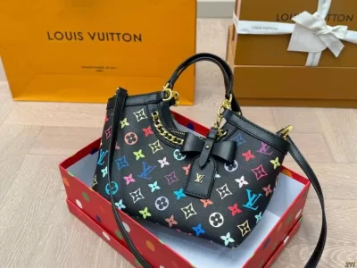 2025 細部まで行き届いた ショルダーバッグ/ハンドバッグ LOUIS VUITTON ルイヴィトン 22CM